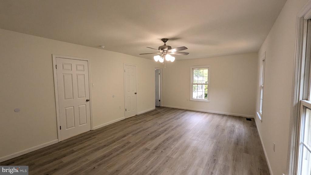 3015 BROMLEY COURT