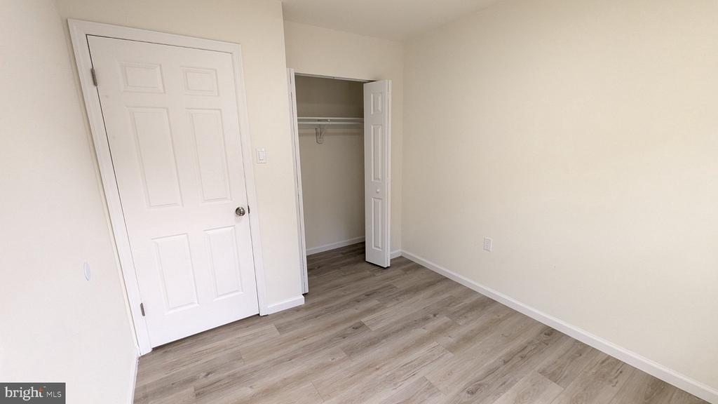 3015 BROMLEY COURT