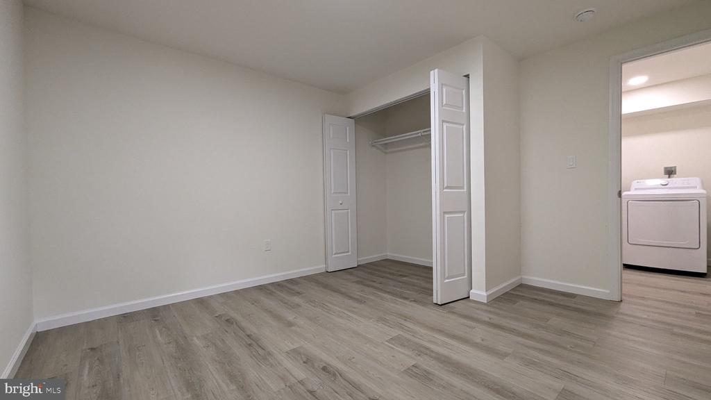 3015 BROMLEY COURT