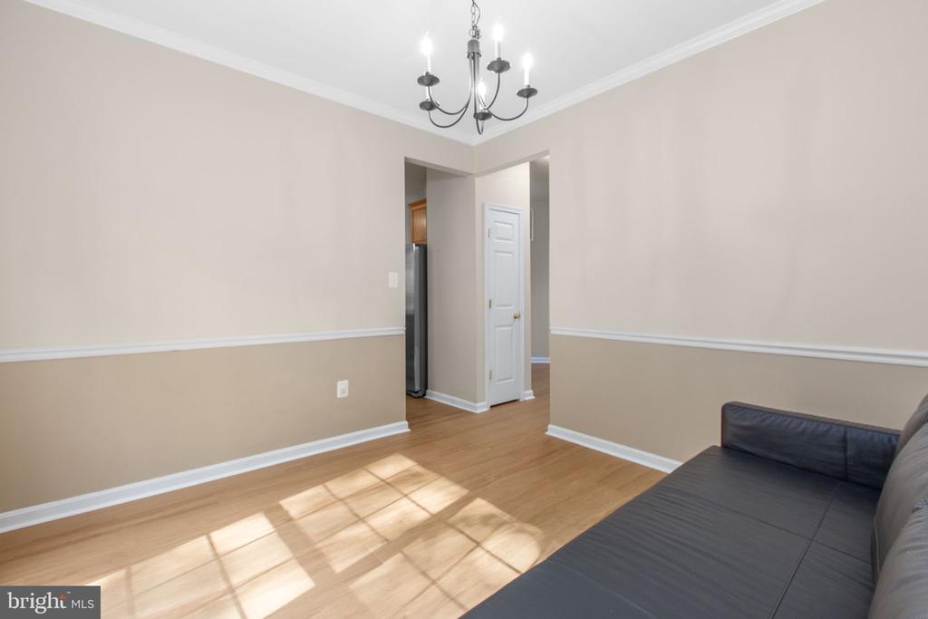 5317 GUNSTON HALL DRIVE