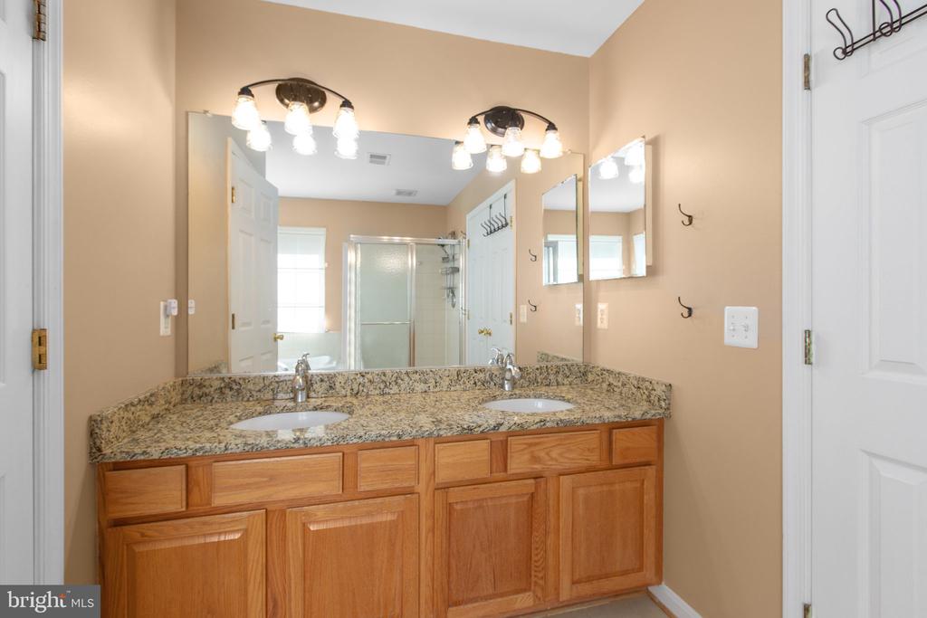 5317 GUNSTON HALL DRIVE