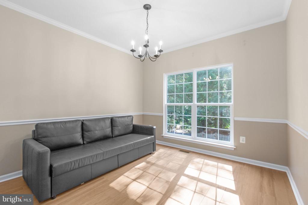 5317 GUNSTON HALL DRIVE