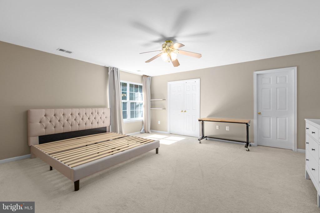 5317 GUNSTON HALL DRIVE