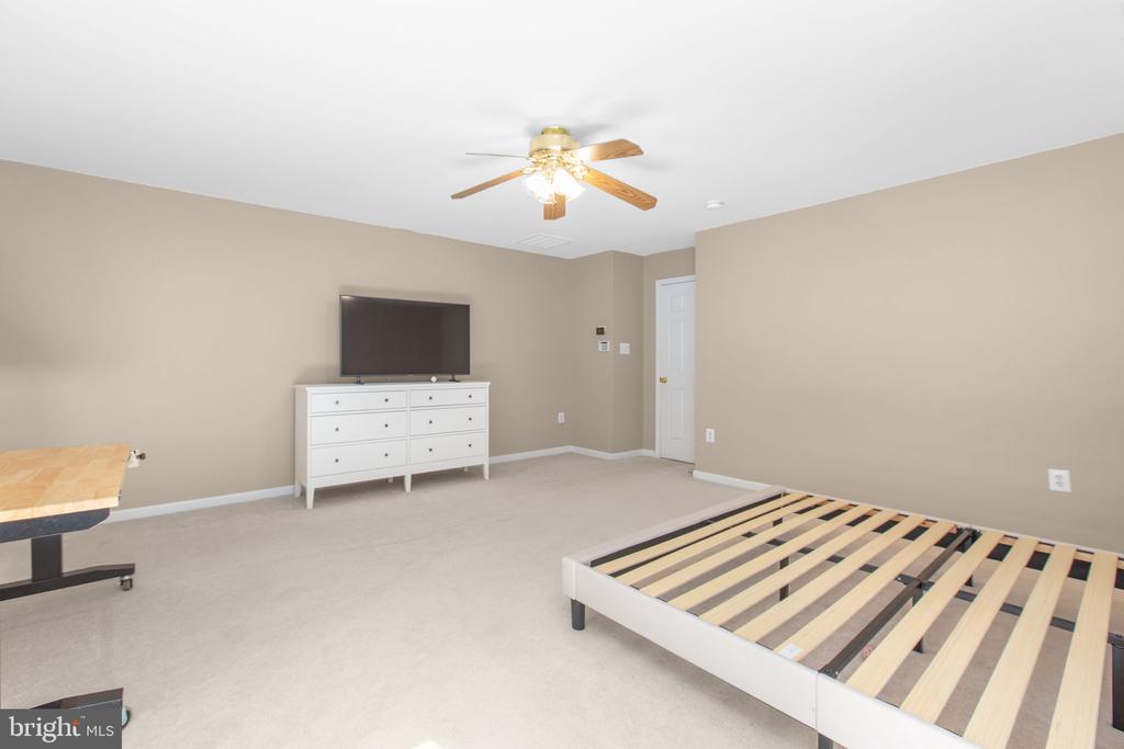 5317 GUNSTON HALL DRIVE
