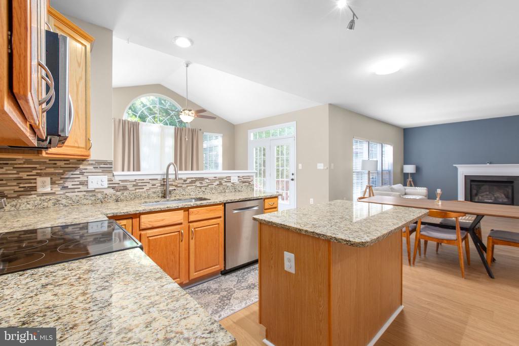 5317 GUNSTON HALL DRIVE