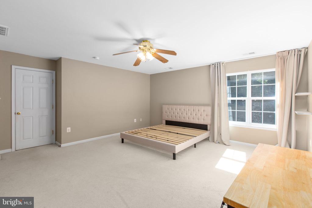 5317 GUNSTON HALL DRIVE