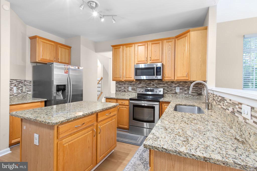 5317 GUNSTON HALL DRIVE