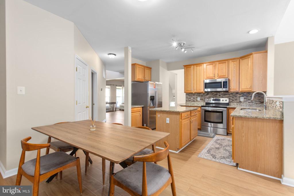 5317 GUNSTON HALL DRIVE