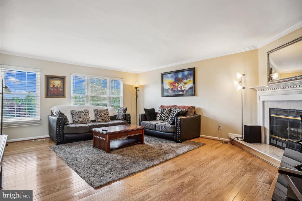 2816 BRIER POND CIRCLE