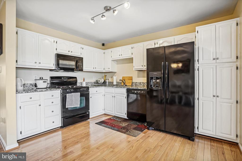 2816 BRIER POND CIRCLE