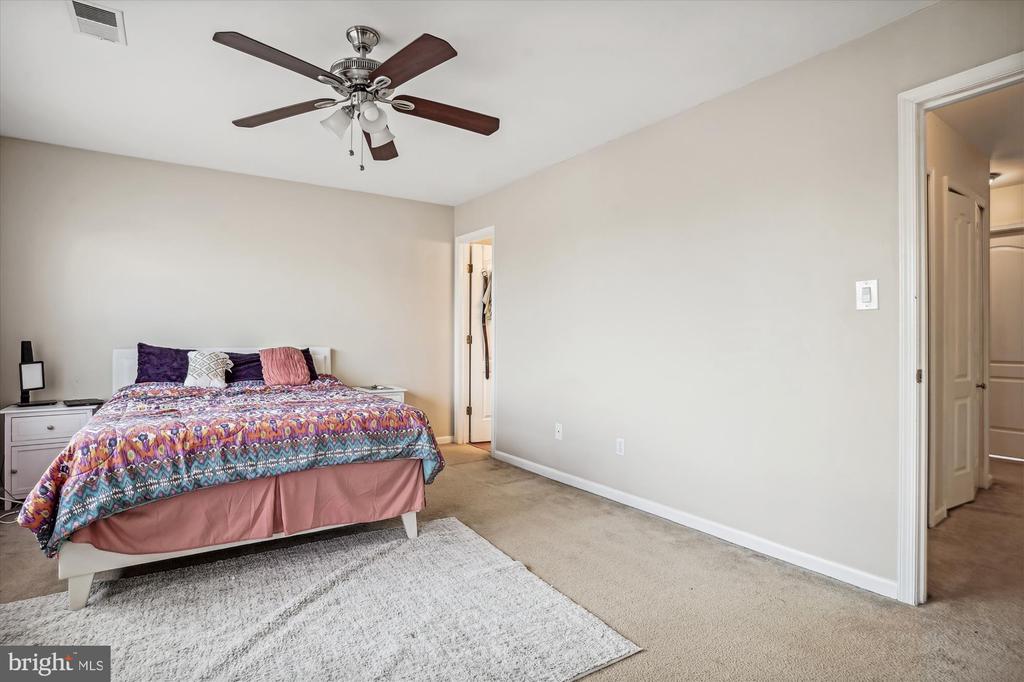2816 BRIER POND CIRCLE