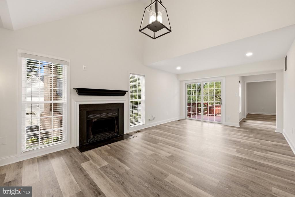 15045 HOLLEYSIDE DRIVE