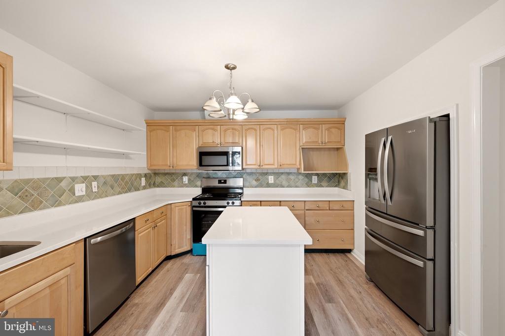 15045 HOLLEYSIDE DRIVE
