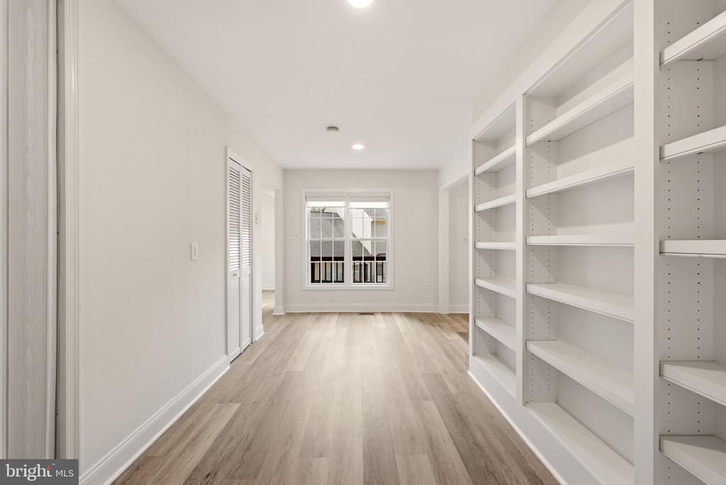 15045 HOLLEYSIDE DRIVE