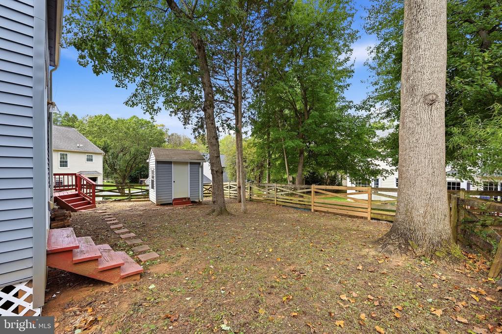 15045 HOLLEYSIDE DRIVE