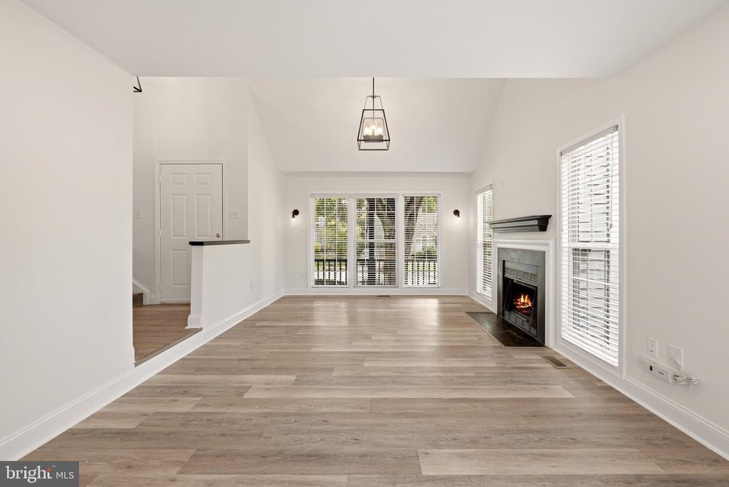 15045 HOLLEYSIDE DRIVE