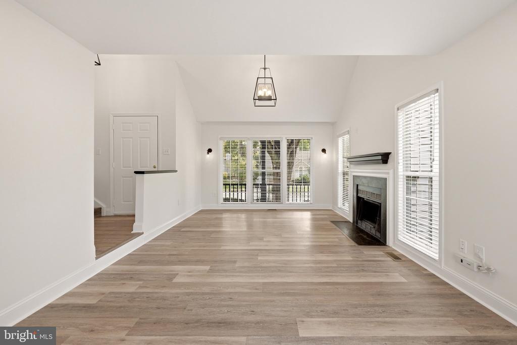 15045 HOLLEYSIDE DRIVE