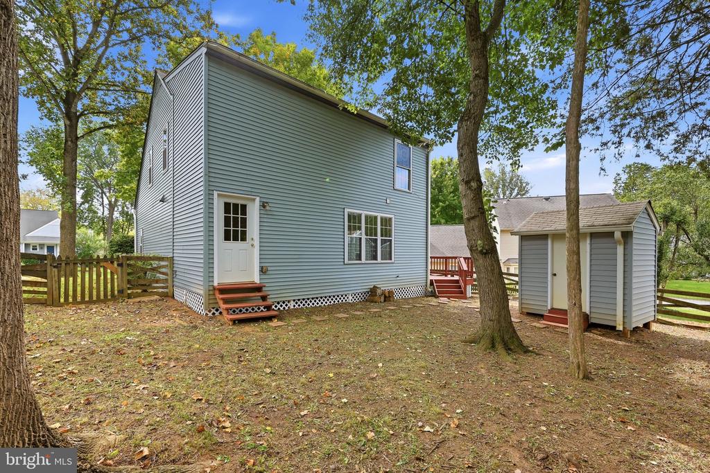 15045 HOLLEYSIDE DRIVE