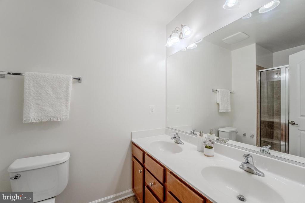 15409 ROSEMONT MANOR DRIVE