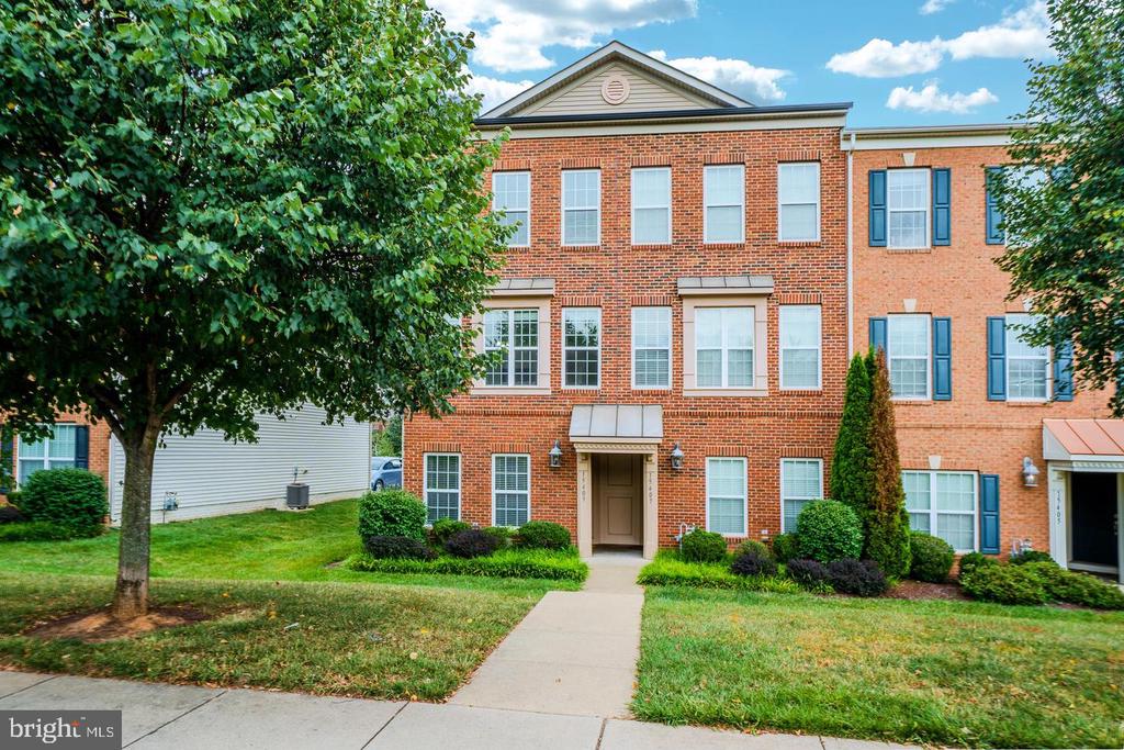 15409 ROSEMONT MANOR DRIVE