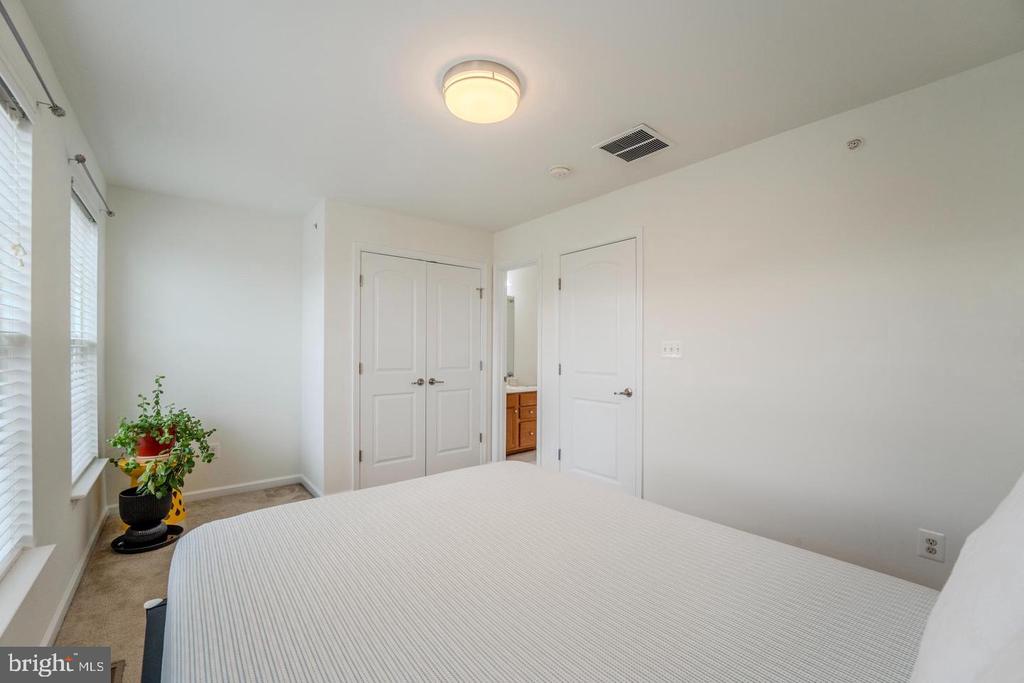 15409 ROSEMONT MANOR DRIVE