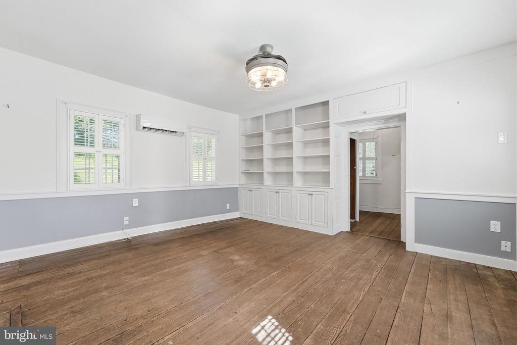 8200 BUCKLAND MILL ROAD