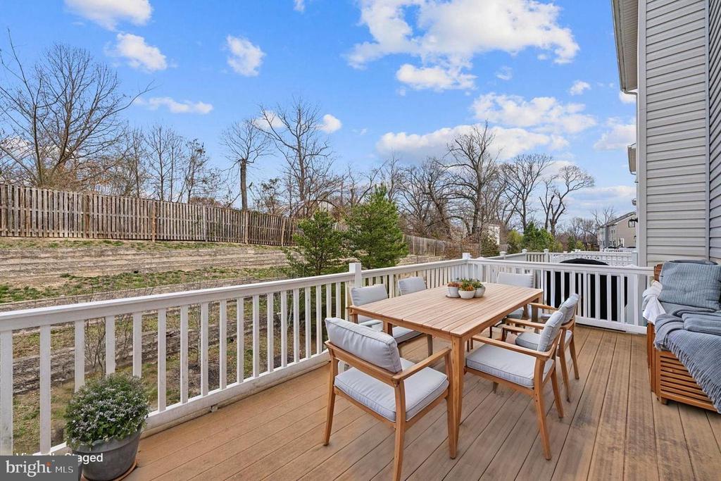 1660 DOROTHY LANE