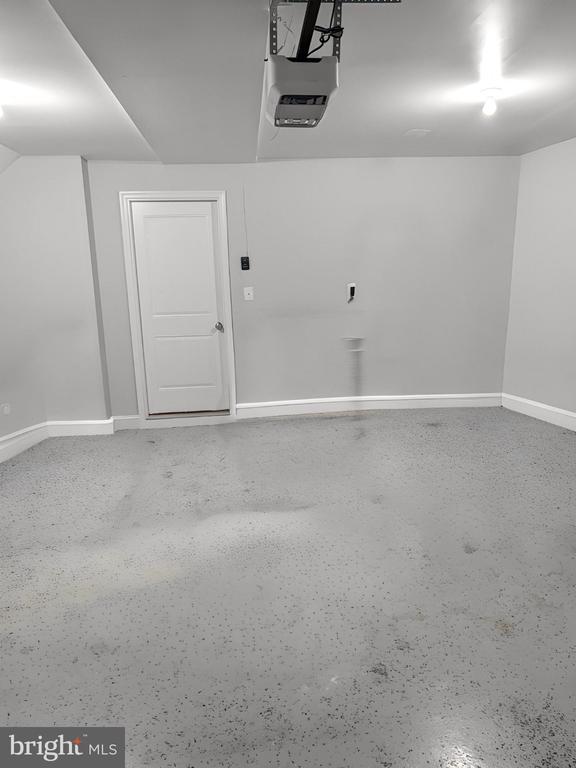 1660 DOROTHY LANE