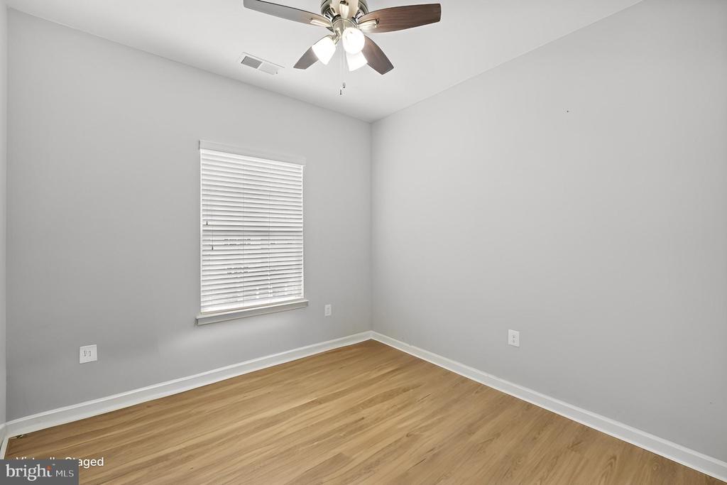 1660 DOROTHY LANE