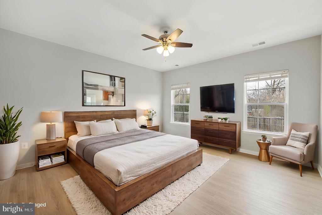 1660 DOROTHY LANE