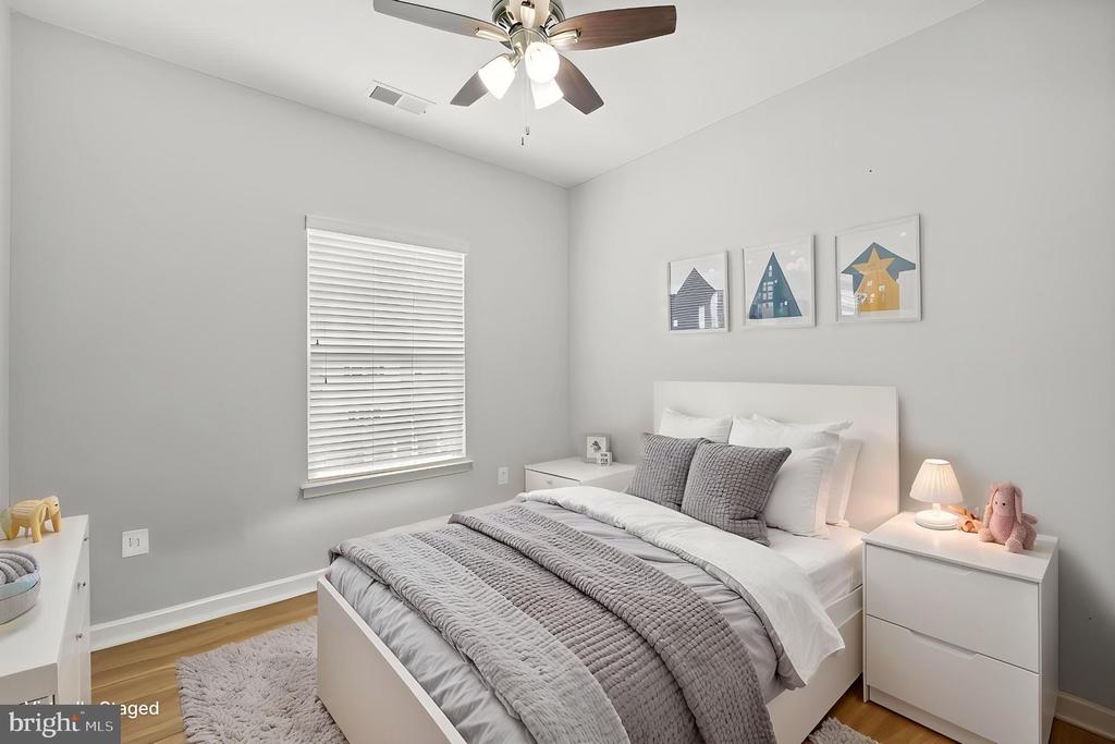 1660 DOROTHY LANE