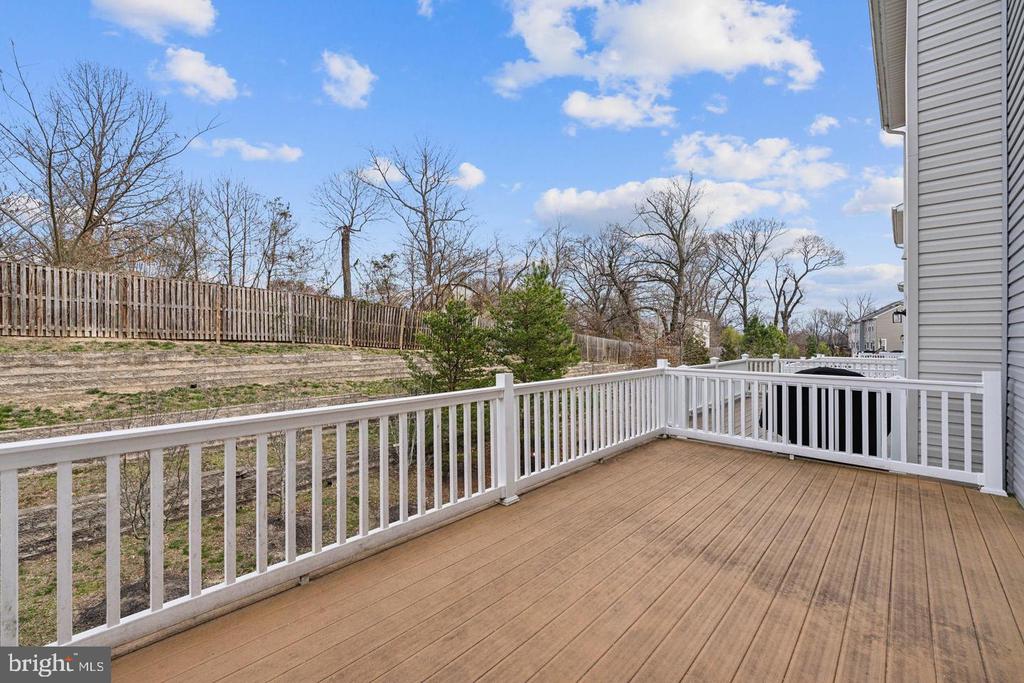 1660 DOROTHY LANE