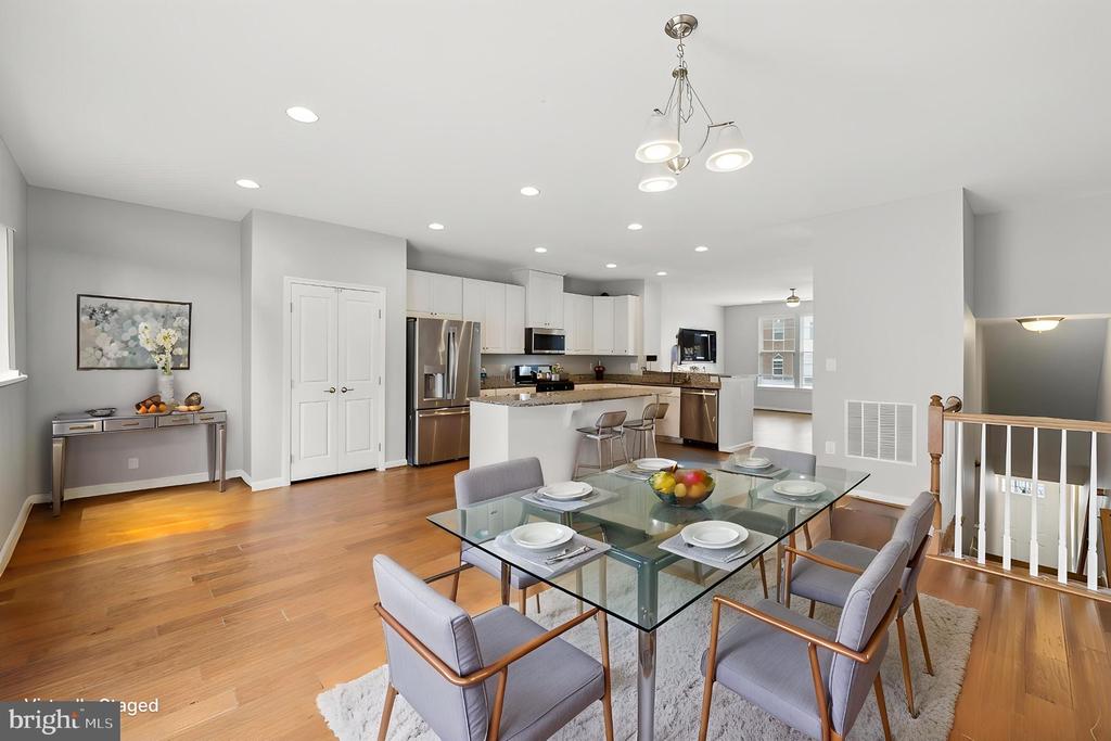 1660 DOROTHY LANE