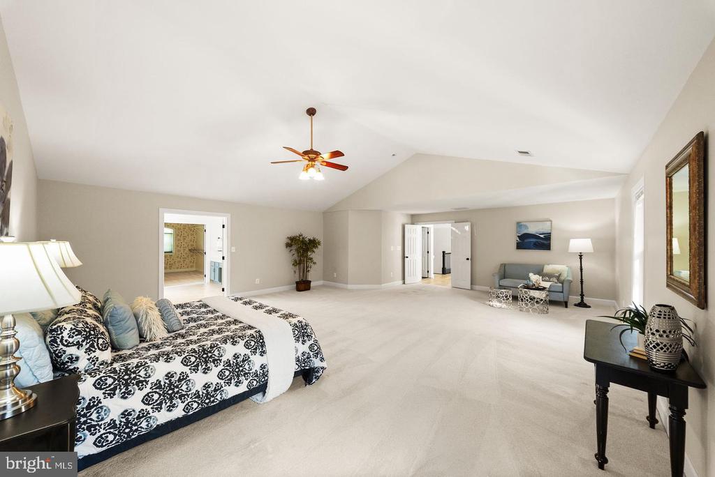 16125 GOSSUM COURT