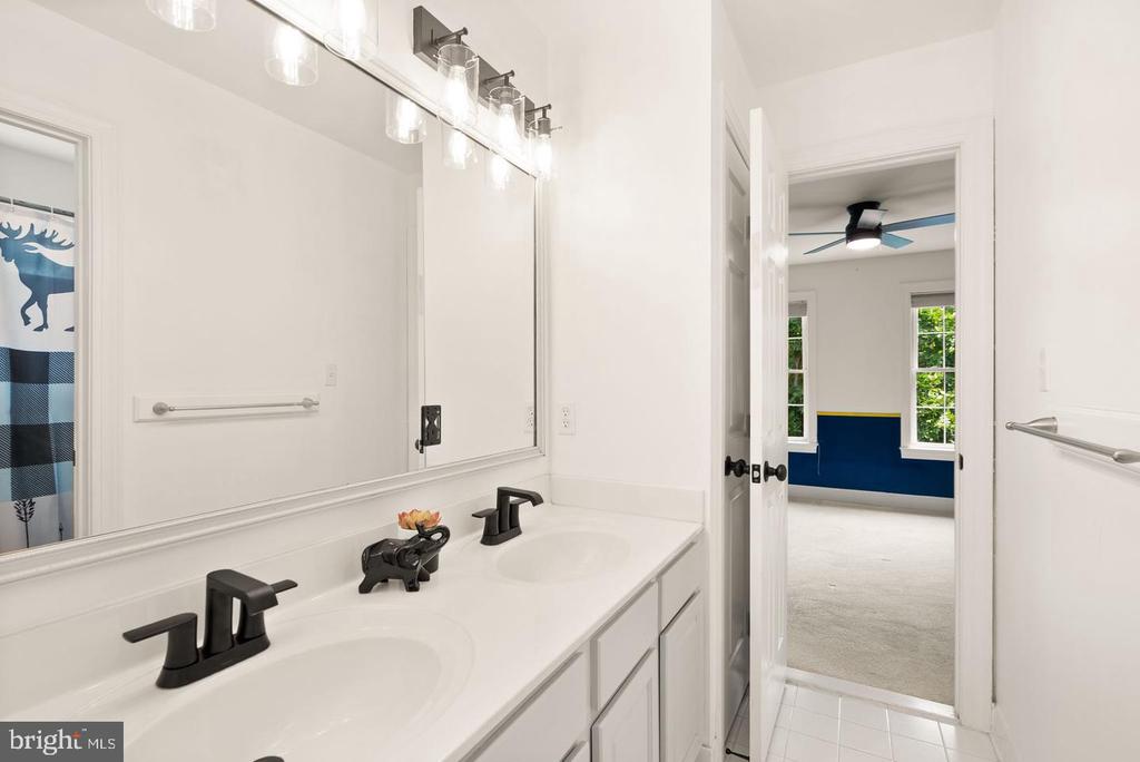 16125 GOSSUM COURT