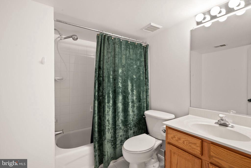 16125 GOSSUM COURT
