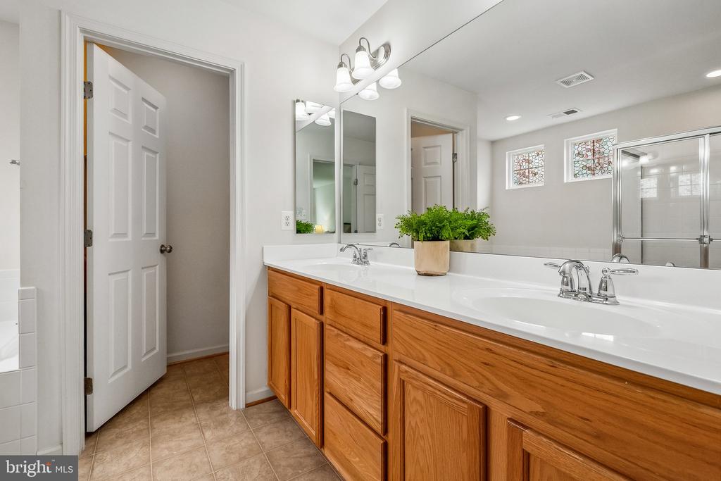 18905 ROSINGS WAY