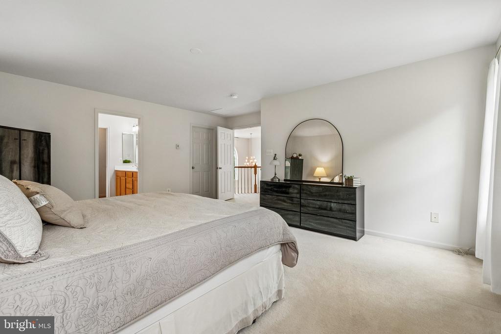 18905 ROSINGS WAY
