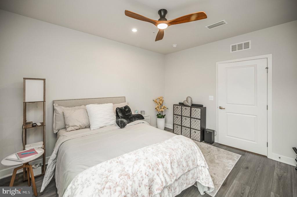 1611 POTOMAC SHORES PARKWAY Unit: 402