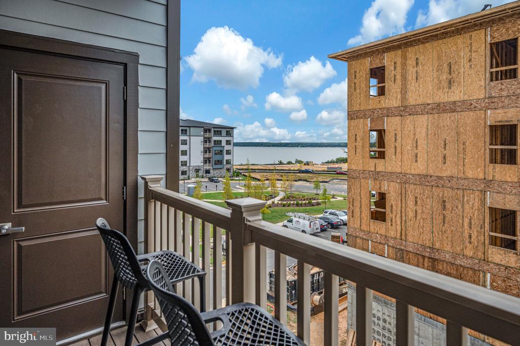 1611 POTOMAC SHORES PARKWAY Unit: 402