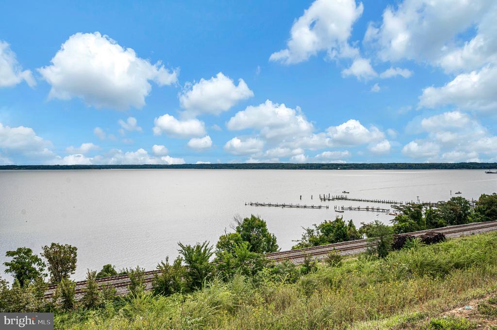 1611 POTOMAC SHORES PARKWAY Unit: 402