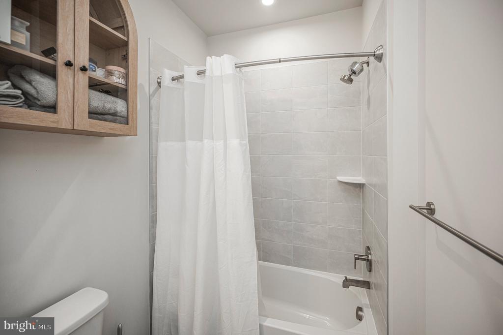 1611 POTOMAC SHORES PARKWAY Unit: 402
