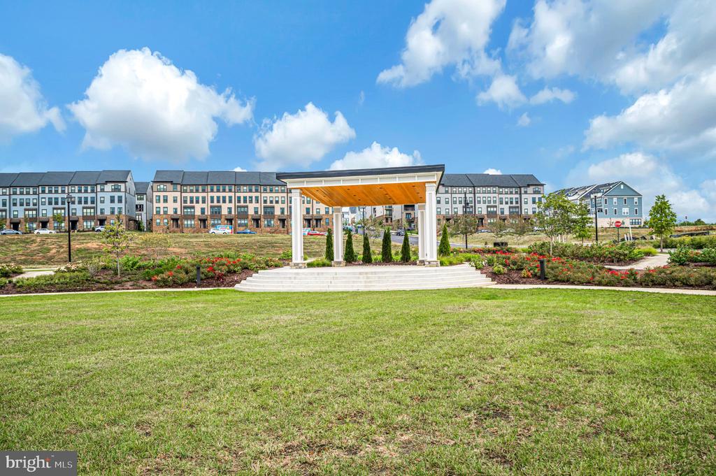 1611 POTOMAC SHORES PARKWAY Unit: 402