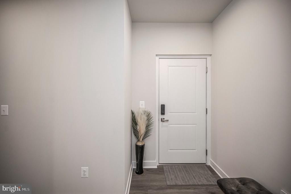 1611 POTOMAC SHORES PARKWAY Unit: 402
