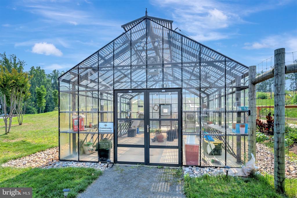 1611 POTOMAC SHORES PARKWAY Unit: 402