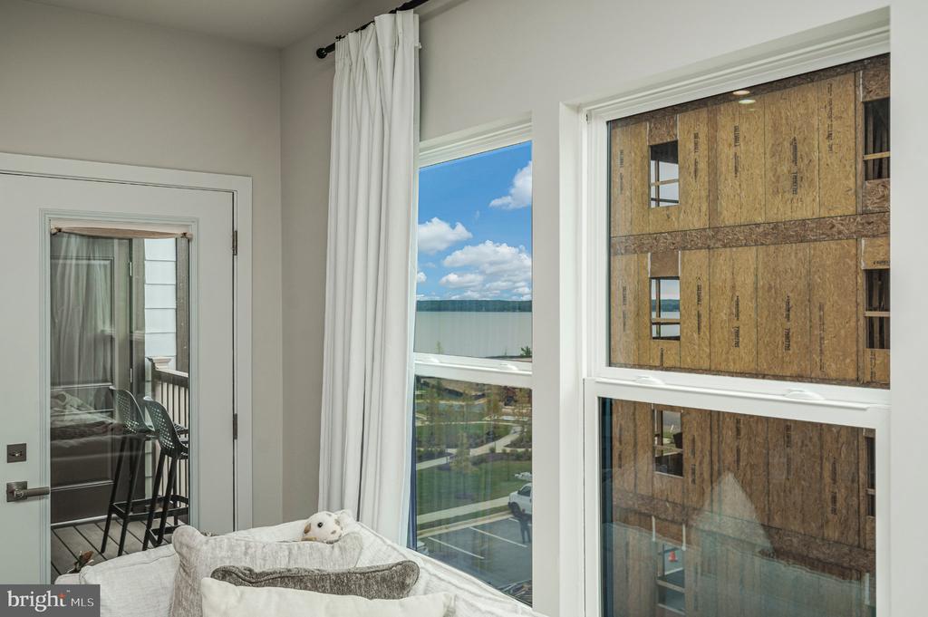 1611 POTOMAC SHORES PARKWAY Unit: 402