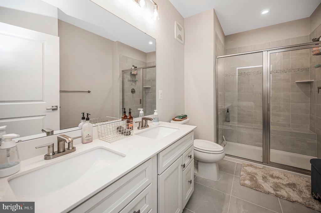1611 POTOMAC SHORES PARKWAY Unit: 402
