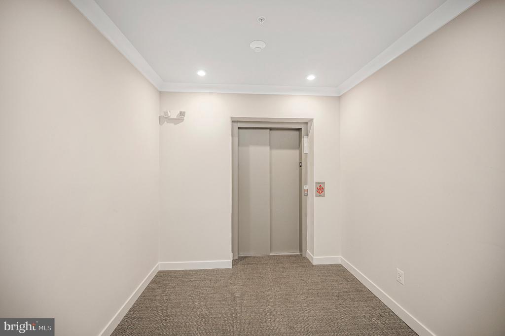 1611 POTOMAC SHORES PARKWAY Unit: 402