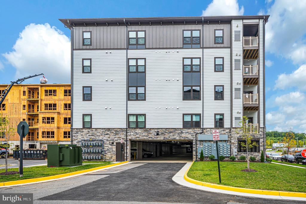 1611 POTOMAC SHORES PARKWAY Unit: 402