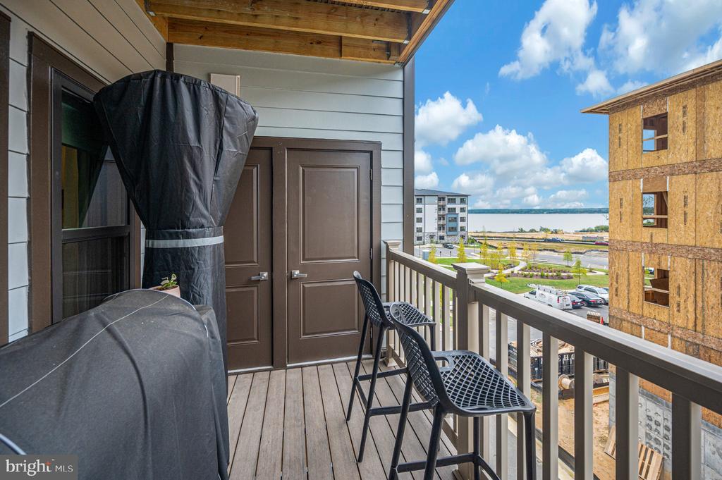 1611 POTOMAC SHORES PARKWAY Unit: 402